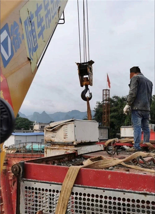红河县大件吊装搬运设备常用的施工手势信号解答
